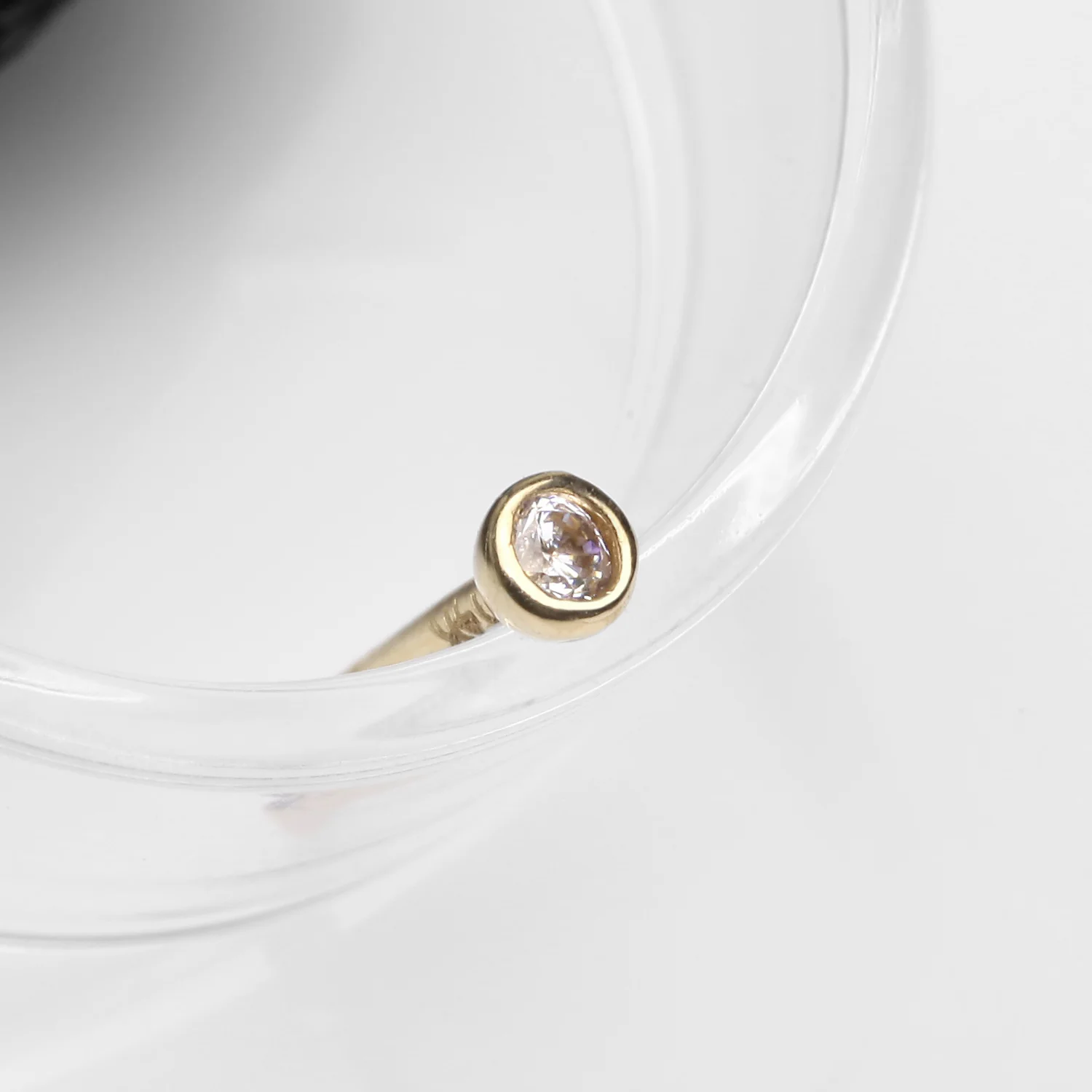 14 Karat Gold Bezel Set Round Gem Nose Stud Ring - Image 2