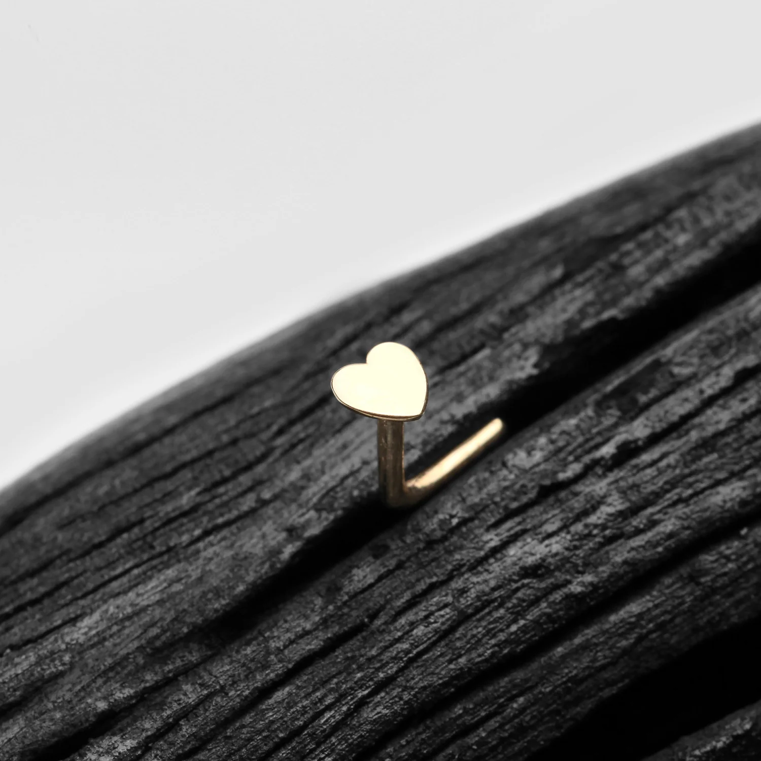 14 Karat Gold Flat Heart Top L-Shaped Nose Ring - Image 2