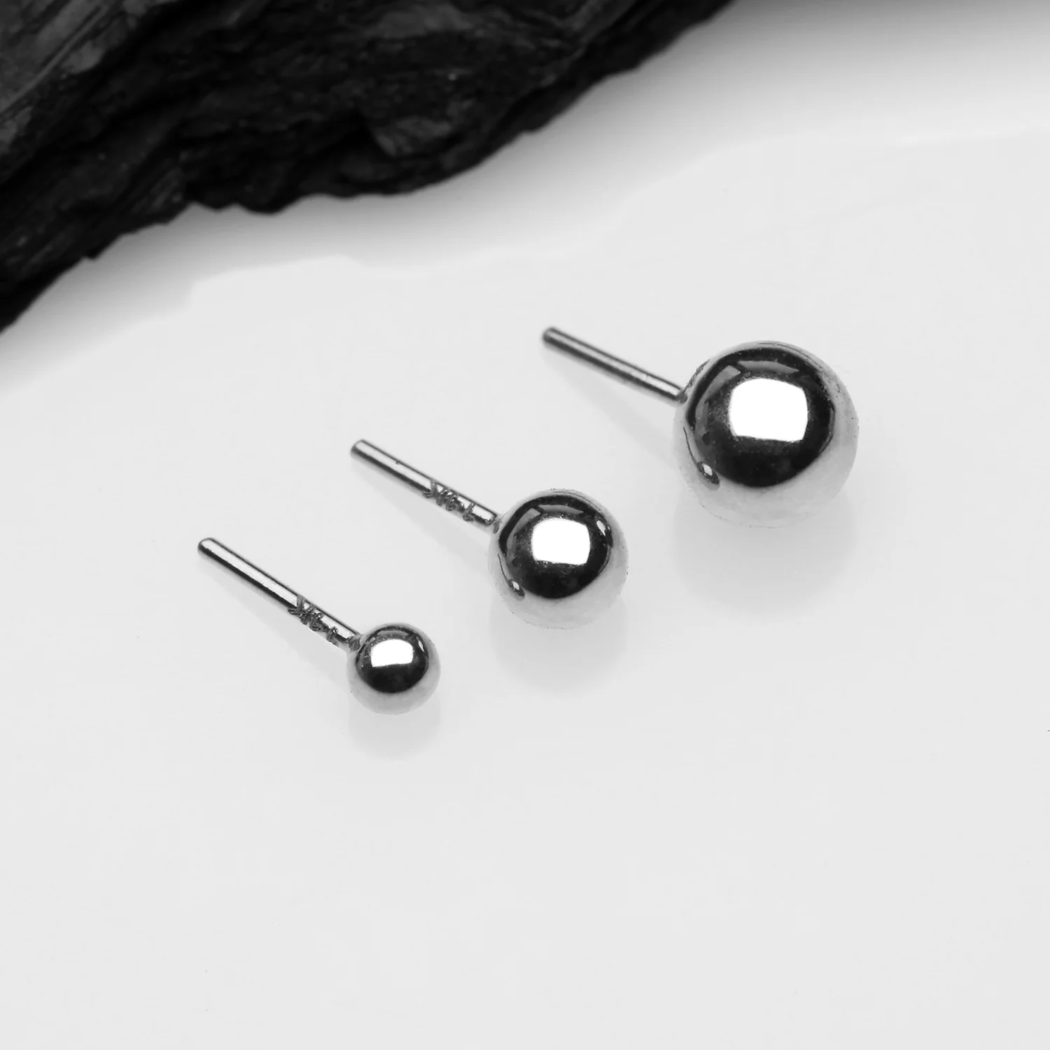 14 Karat White Gold OneFit Threadless Solid Ball Top Part - Image 2
