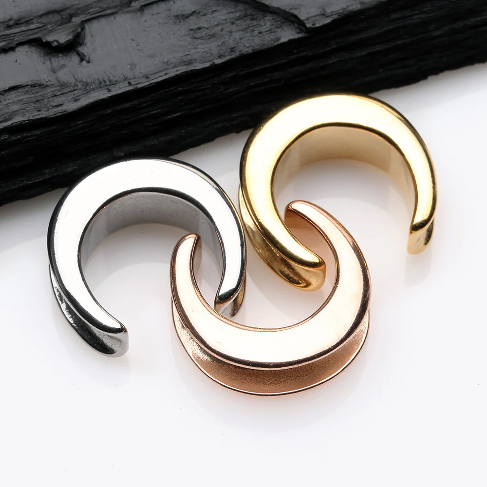 A Pair of Classic Saddle Spreader Steel Double Flared Ear Plug - Image 4