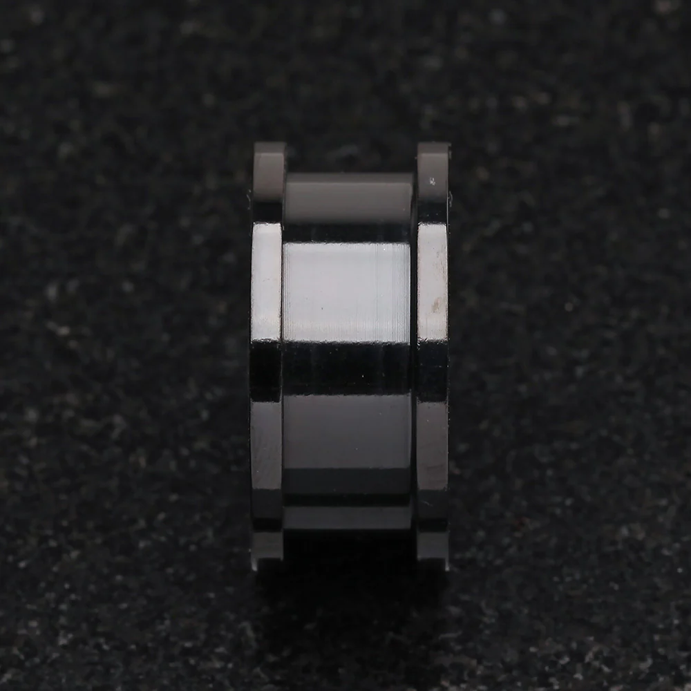 A Pair of Blackline Steel Screw-Fit Ear Gauge Tunnel Plug - Image 4