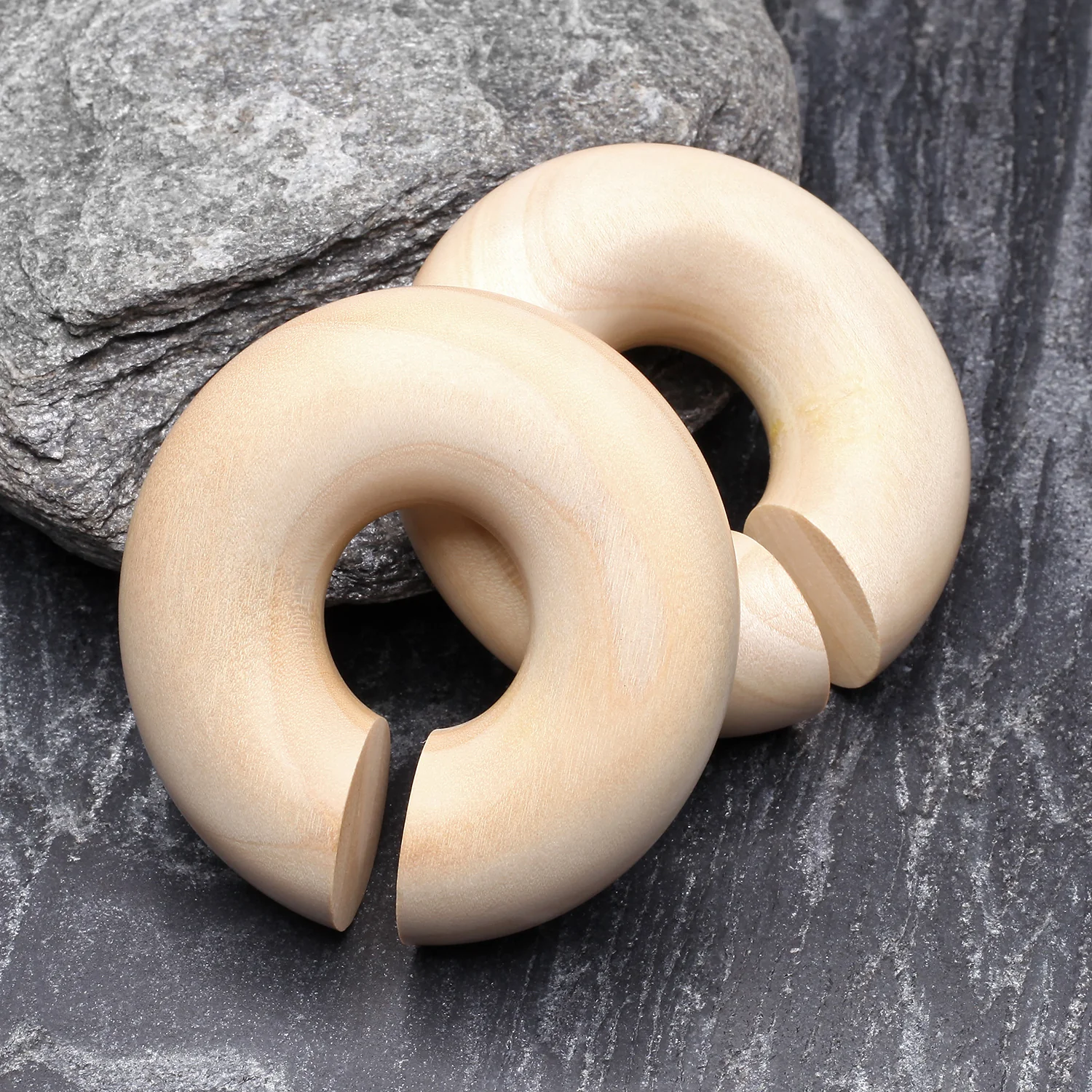 A Pair of Crocodile Wood Hoop Hanger Plug - Image 2