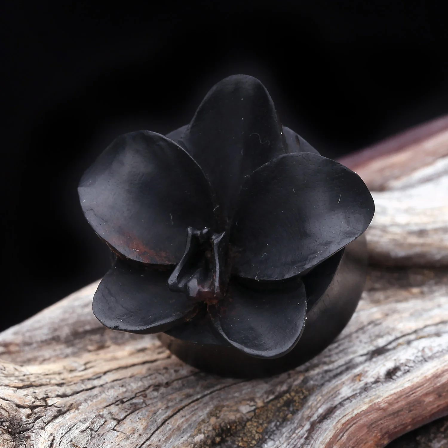 A Pair of Divine Orchid Organic Arang Wood Ear Gauge Plug - Image 2