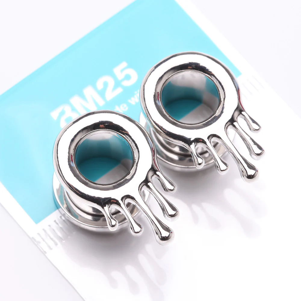 A Pair of Dripping Ooze Steel Screw-Fit Tunnel Plug - Image 4