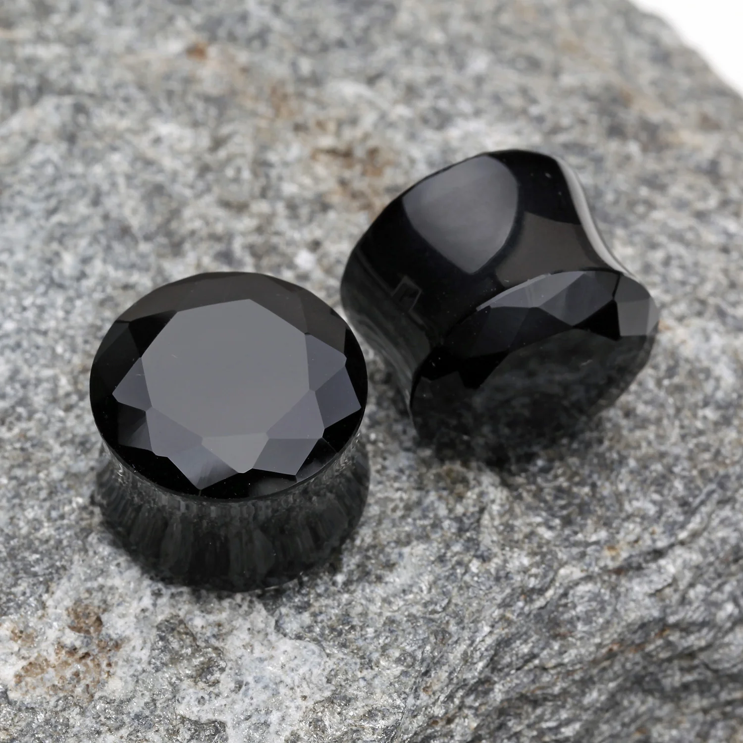 A Pair of Faceted Pyrex Glass Gem Double Flared Ear Gauge Plug - Image 2