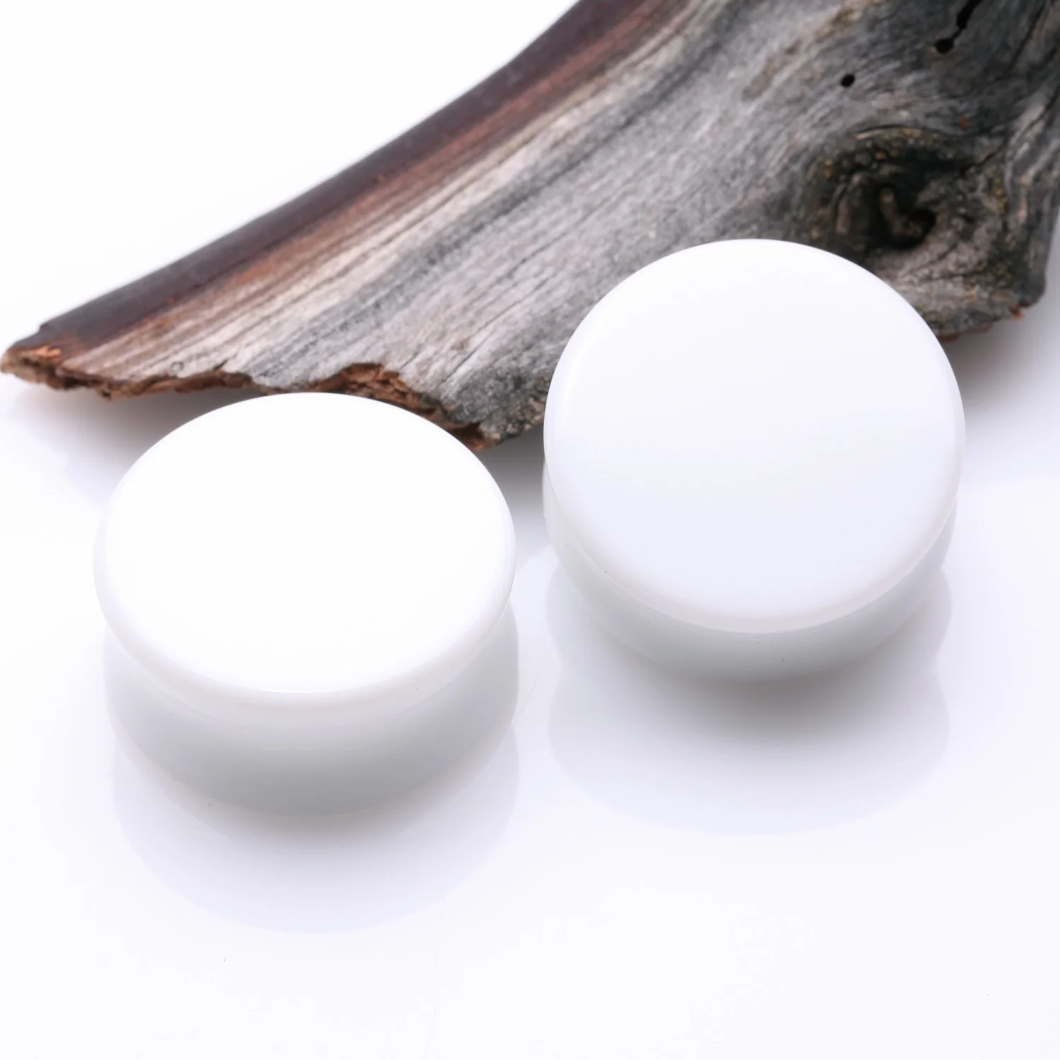 A Pair of Flat Glass Double Flared Plug - Image 2