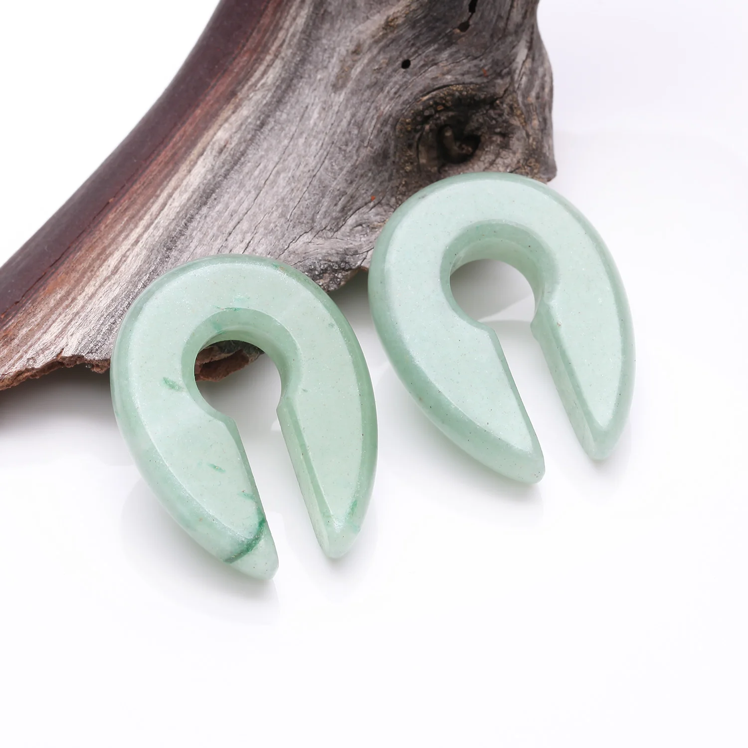 A Pair of Green Jade Aventurine Stone Keyhole Ear Weight Gauge Hanger - Image 2