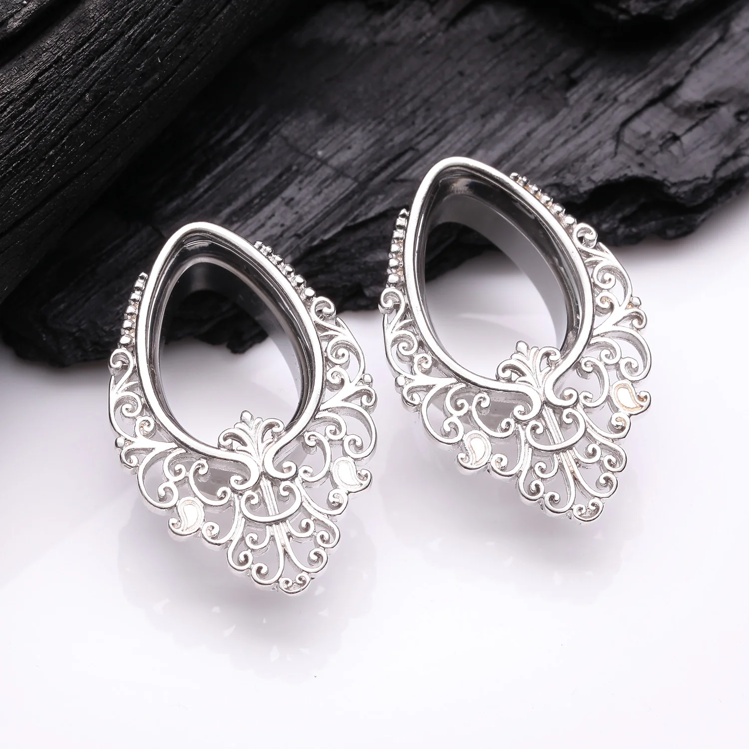 A Pair of Majestic Filigree Teardrop Steel Double Flared Tunnel Plug - Image 2