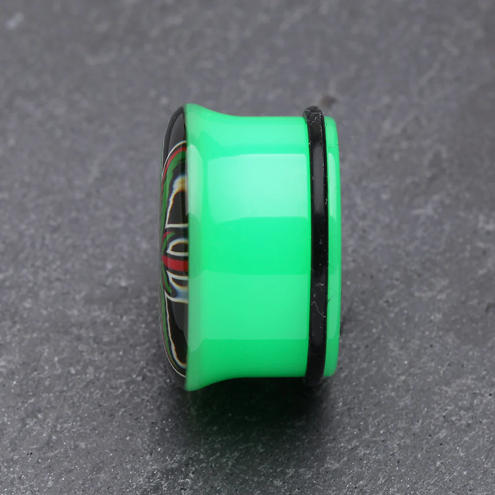 A Pair of Pot Leaf Single Flared Ear Gauge Plug - Image 4