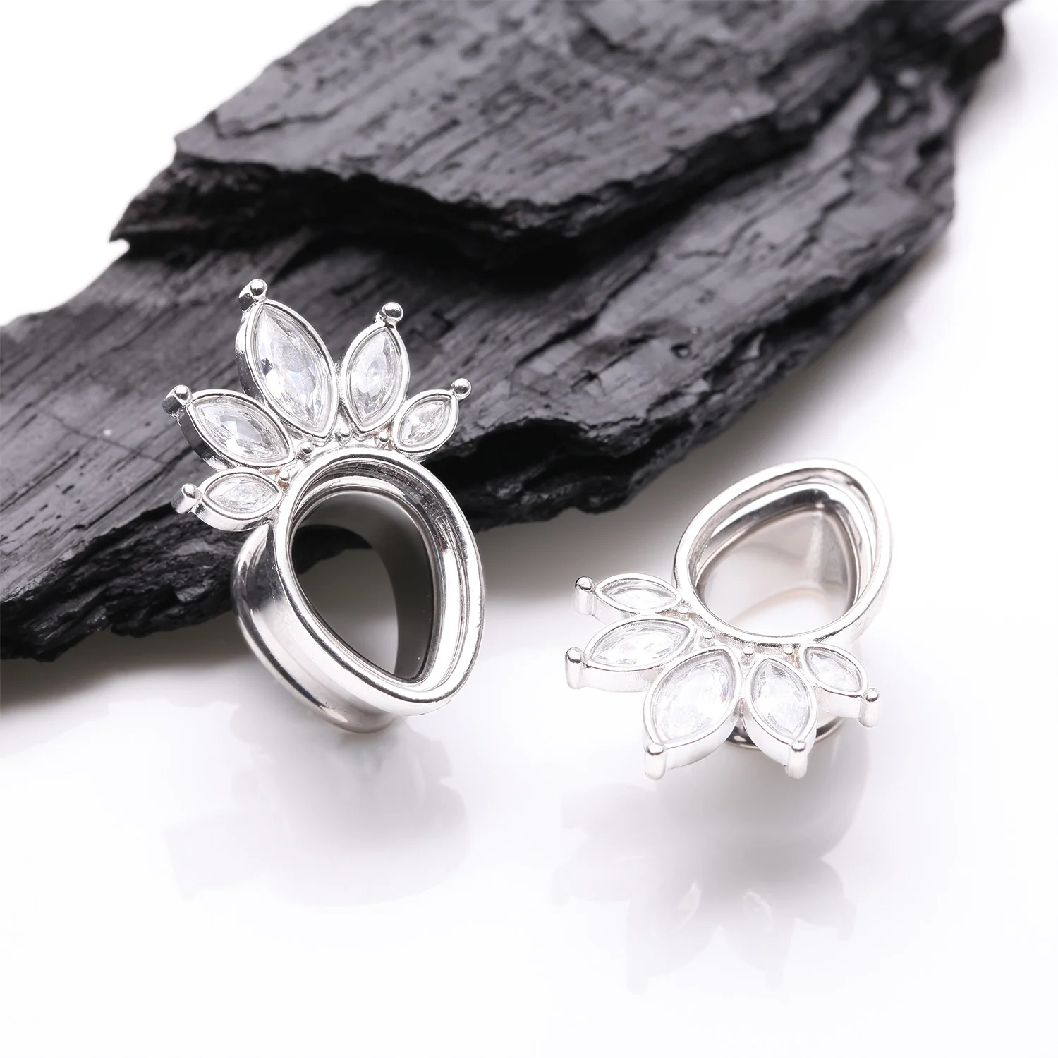 A Pair of Royal Marquise Floral Sparkle Teardrop Double Flared Tunnel Plug - Image 2