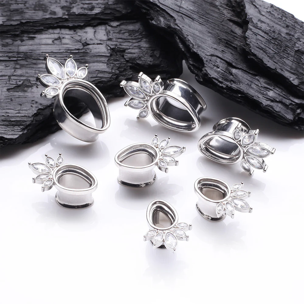A Pair of Royal Marquise Floral Sparkle Teardrop Double Flared Tunnel Plug - Image 3