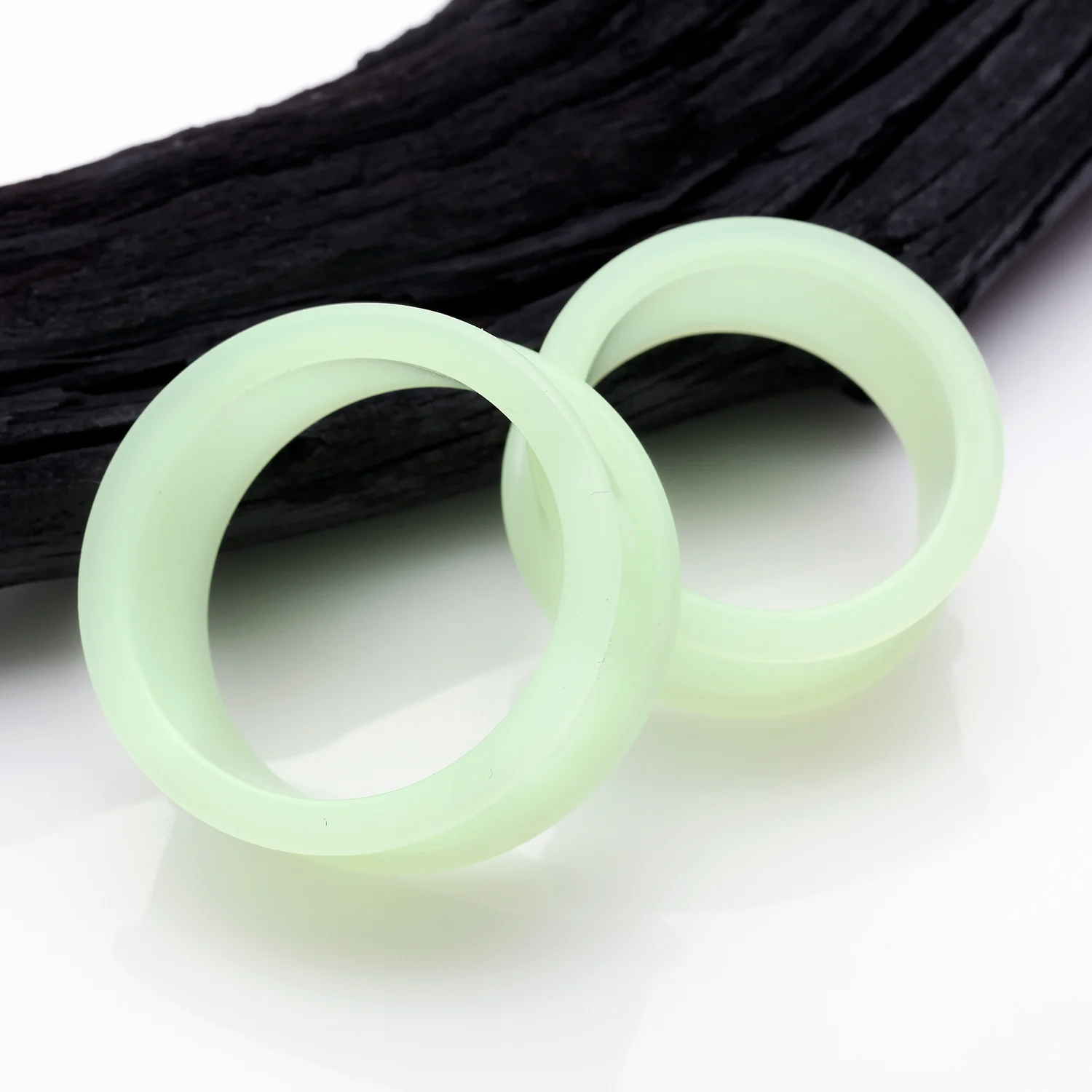 A Pair Of Supersize Glow in the Dark Silicone Double Flared Tunnel Plug - Image 2
