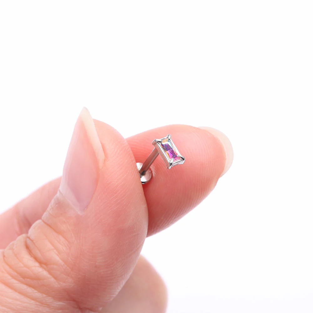 Baguette Prong Set Sparkle Top Internally Threaded Labret Flat Back Stud - Image 3