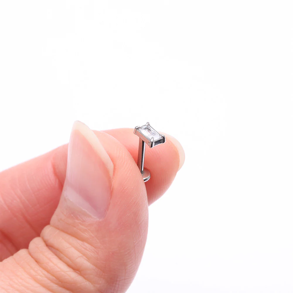 Baguette Prong Set Sparkle Top Internally Threaded Labret Flat Back Stud - Image 3