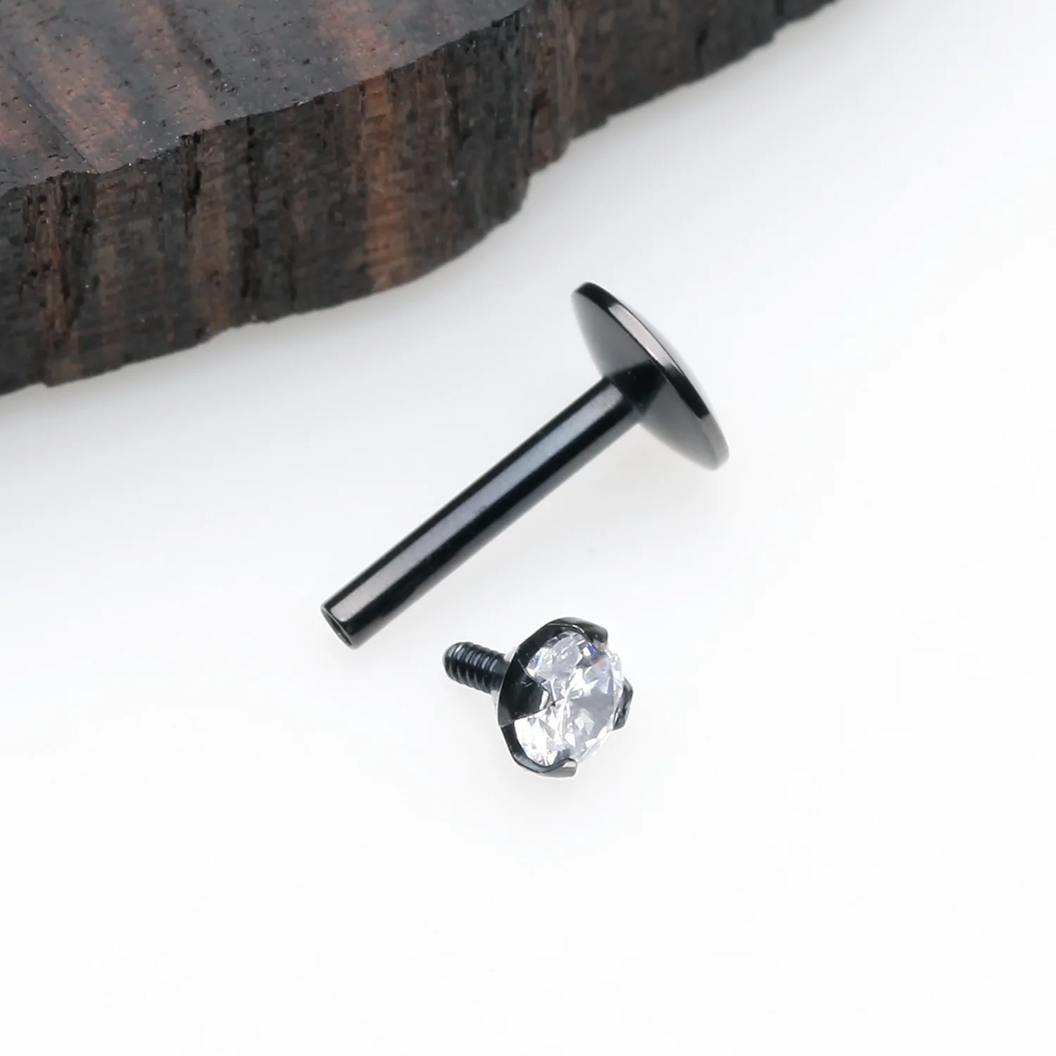 Blackline Internally Threaded Prong Set Gem Top Labret - Image 2