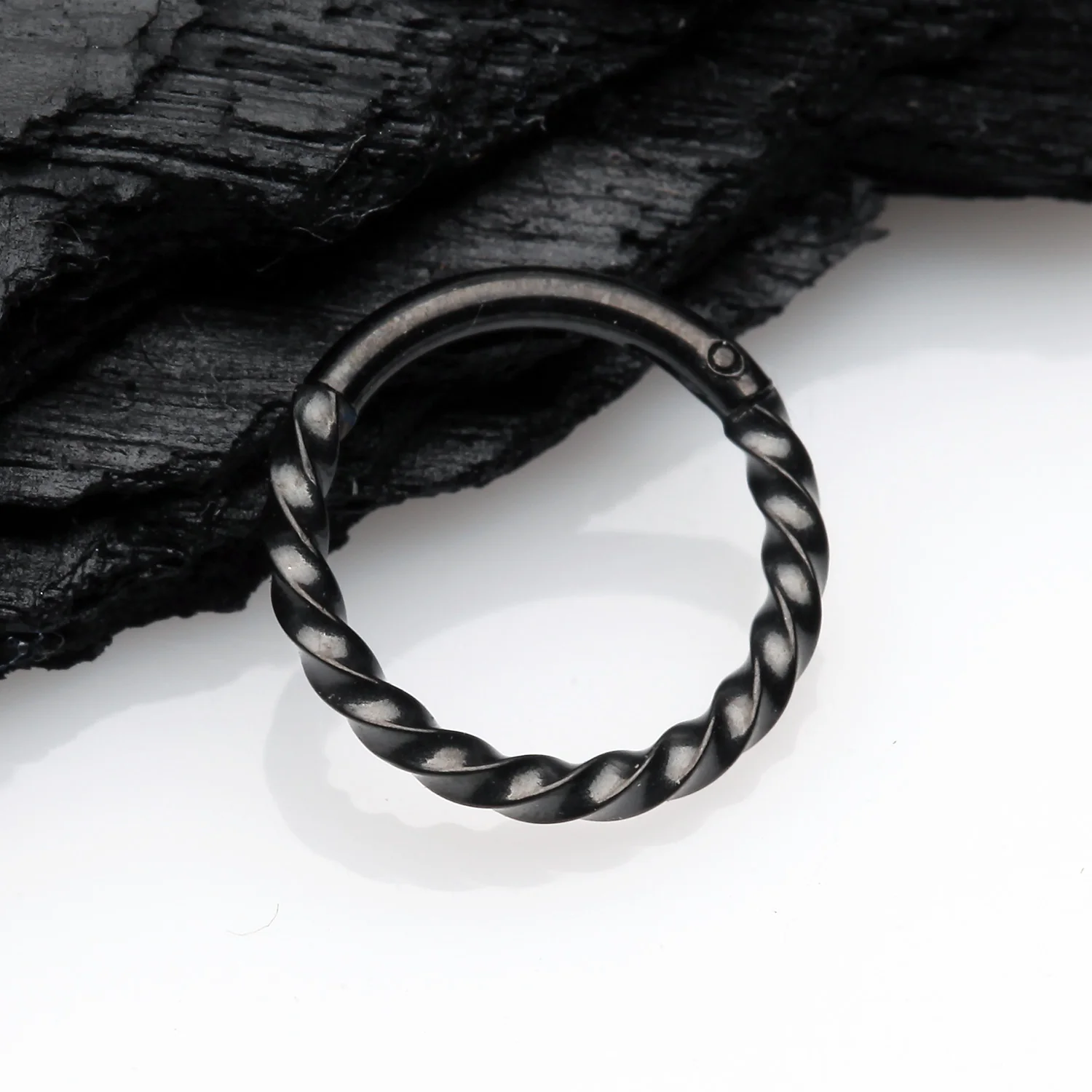 Blackline Twisted Metal Seamless Clicker Hoop Ring - Image 2
