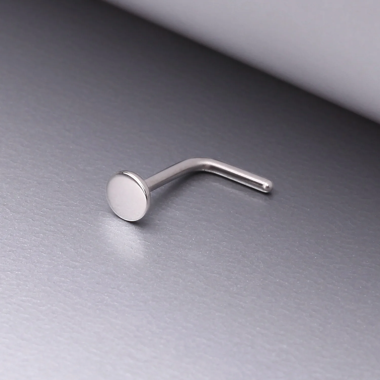 Circle Plate Top Basic Steel L-Shaped Nose Ring - Image 2