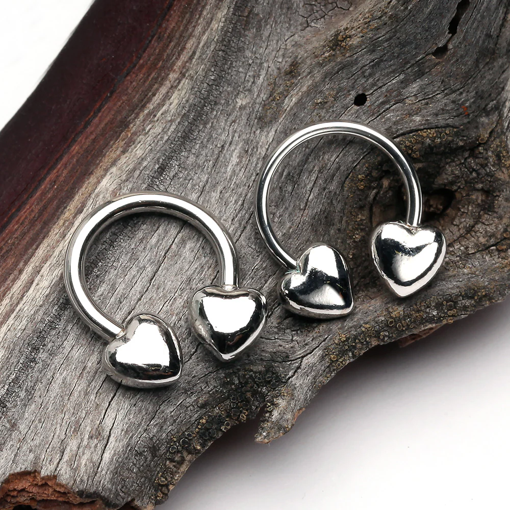Classic Fluffy Heart Horseshoe Circular Barbell - Image 3
