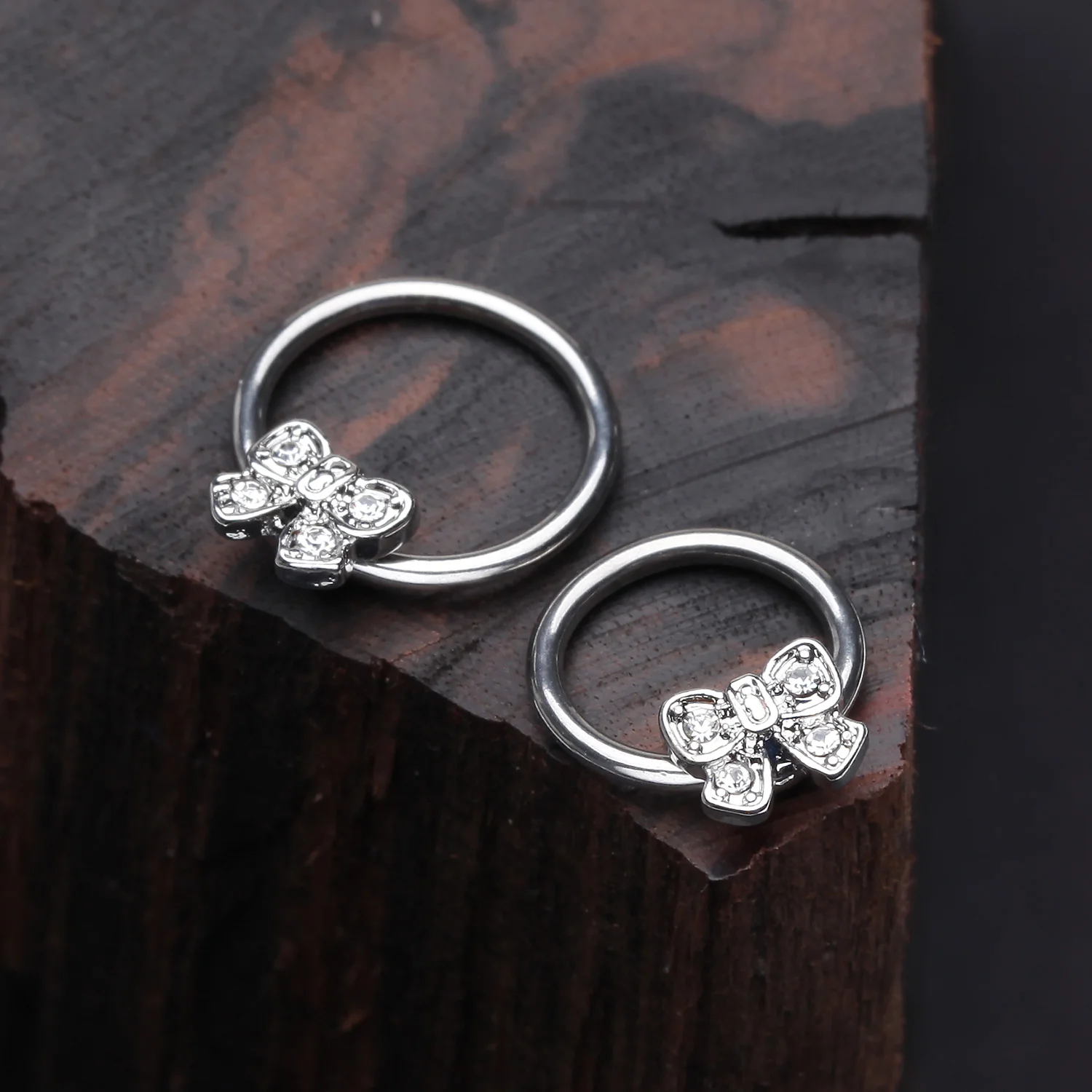 Dainty Bow-Tie Sparkle Captive Bead Ring - Image 2