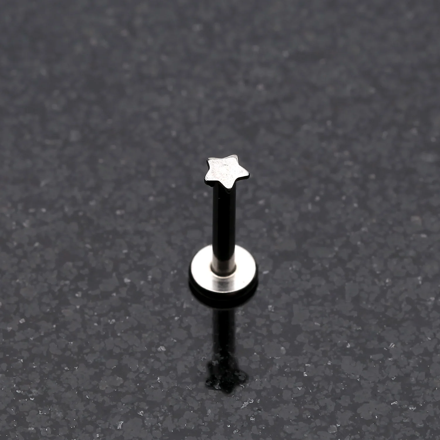 Dainty Star Top Internally Threaded Labret - Image 2