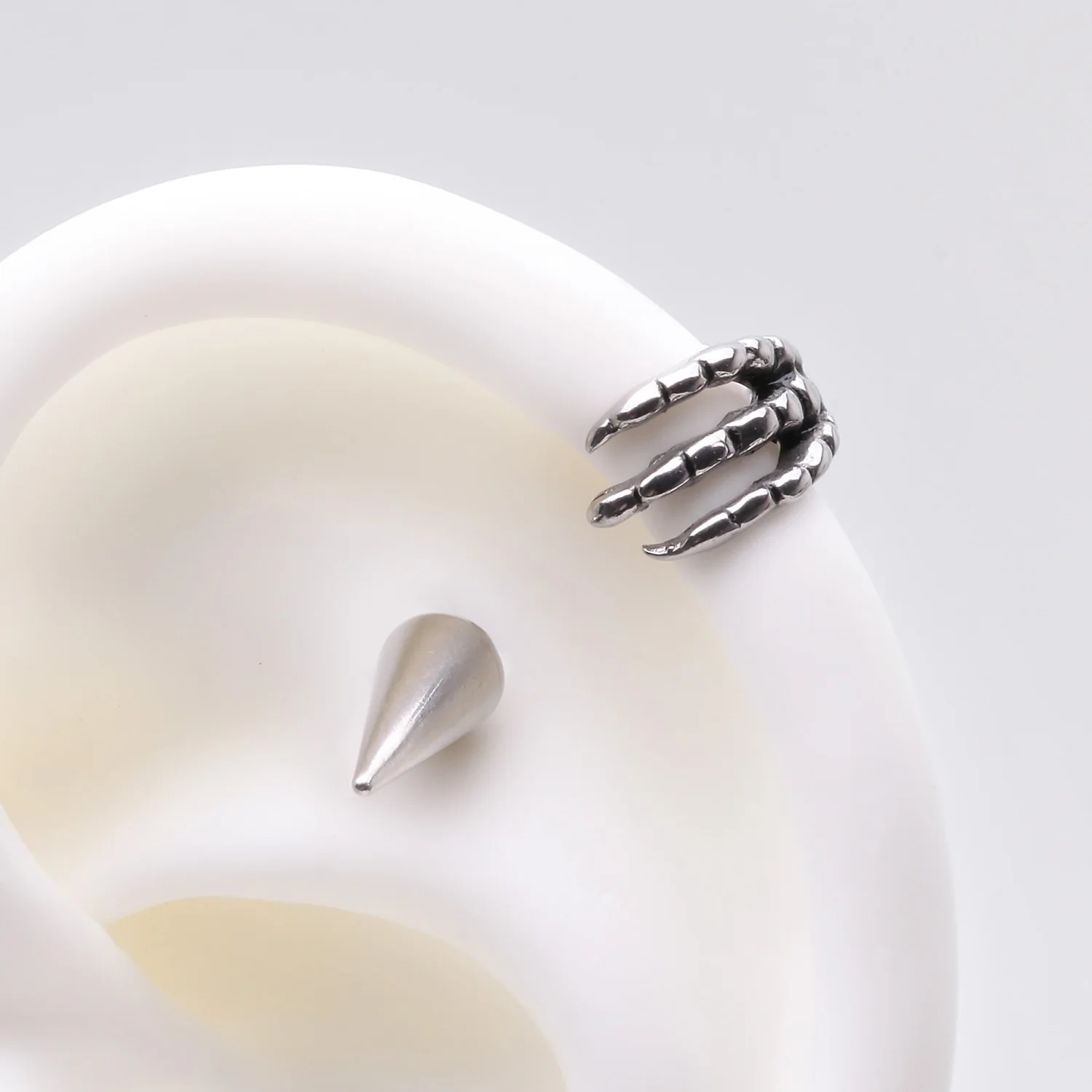 Dragon Claw Steel Spike Cuff Barbell Earring - Image 2