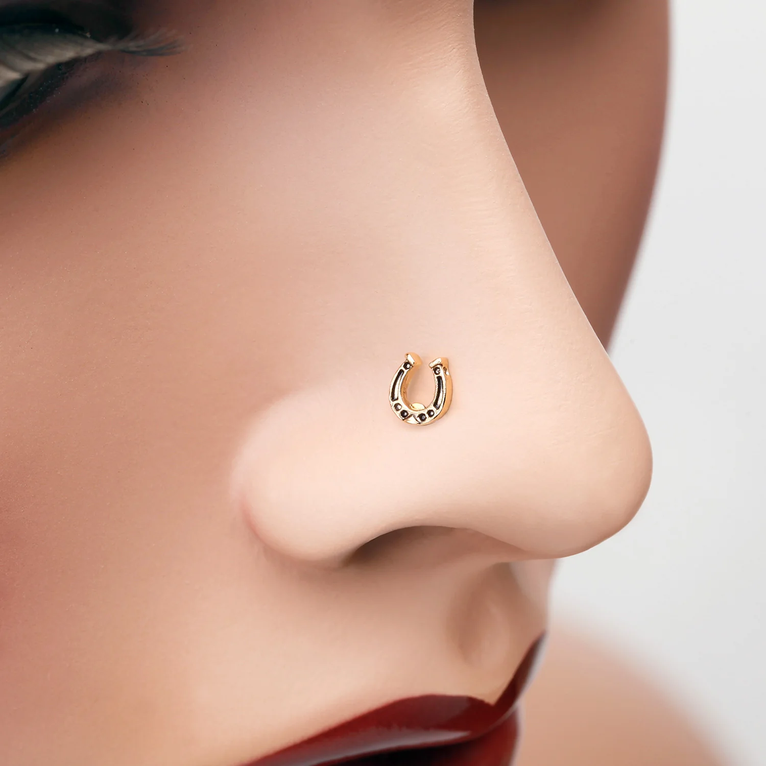 Golden Lucky Horseshoe Nose Stud Ring - Image 2