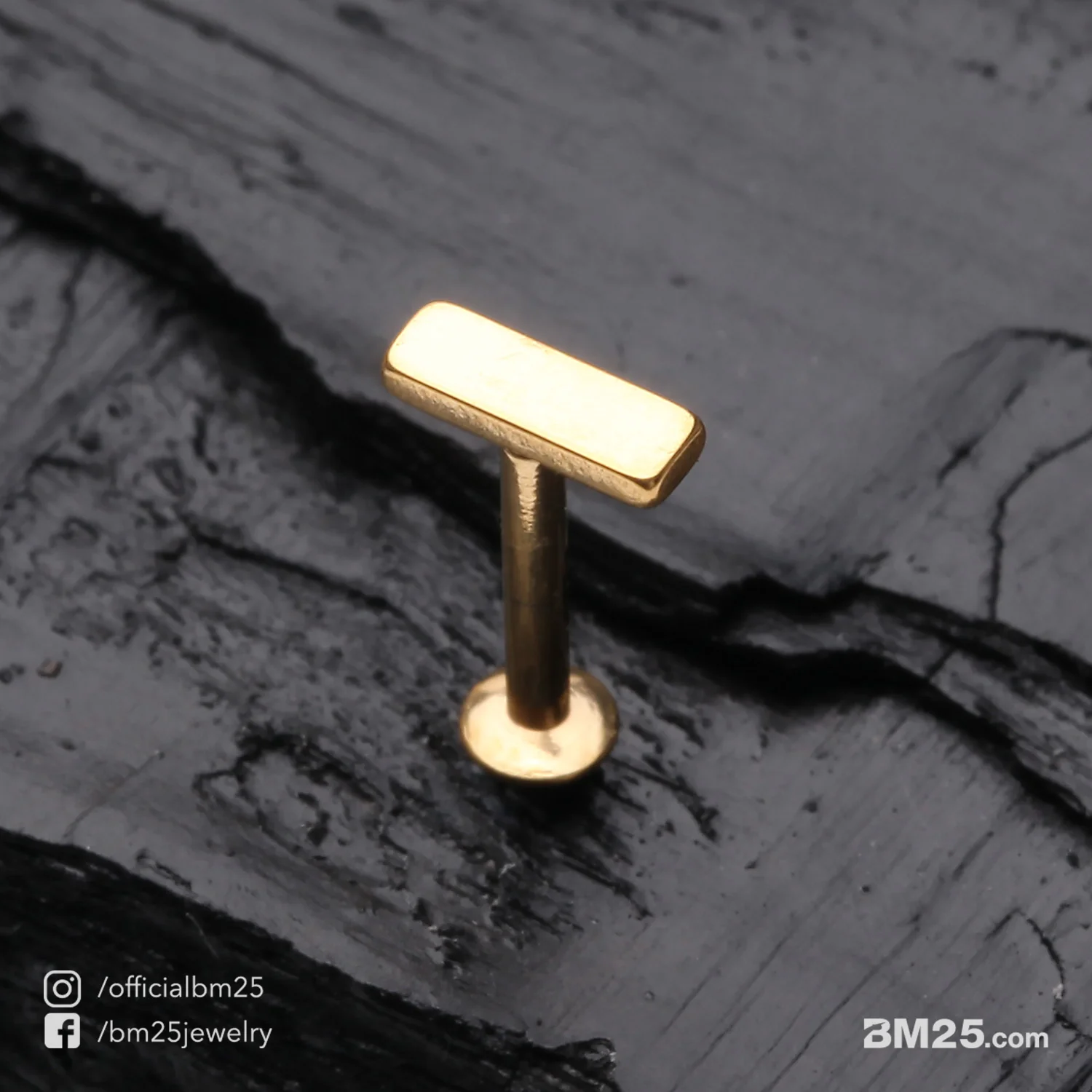 Golden Minimalist Rectangular Bar Top Internally Threaded Steel Labret - Image 2