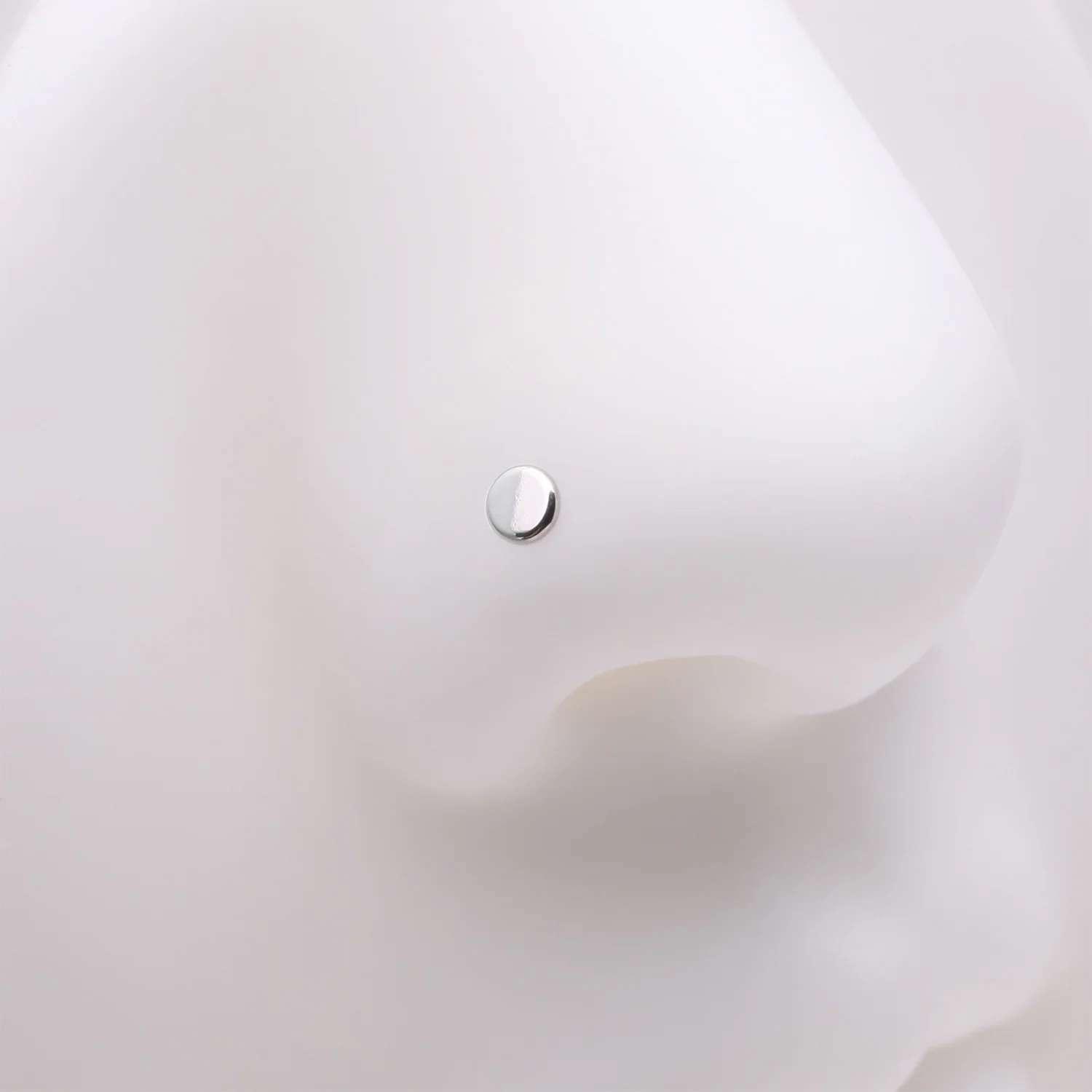 Implant Grade Titanium Circle Icon L-Shaped Nose Ring - Image 2