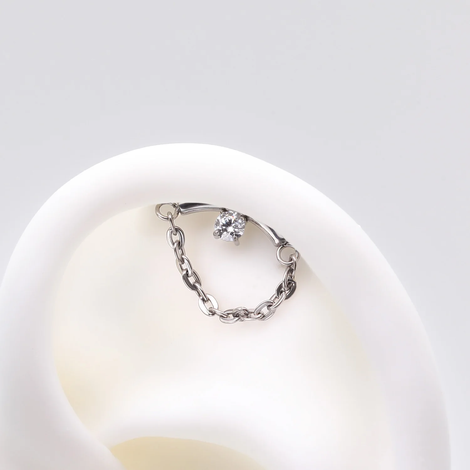 Implant Grade Titanium Modern Curve Sparkle Chained Internally Threaded Labret - Image 2