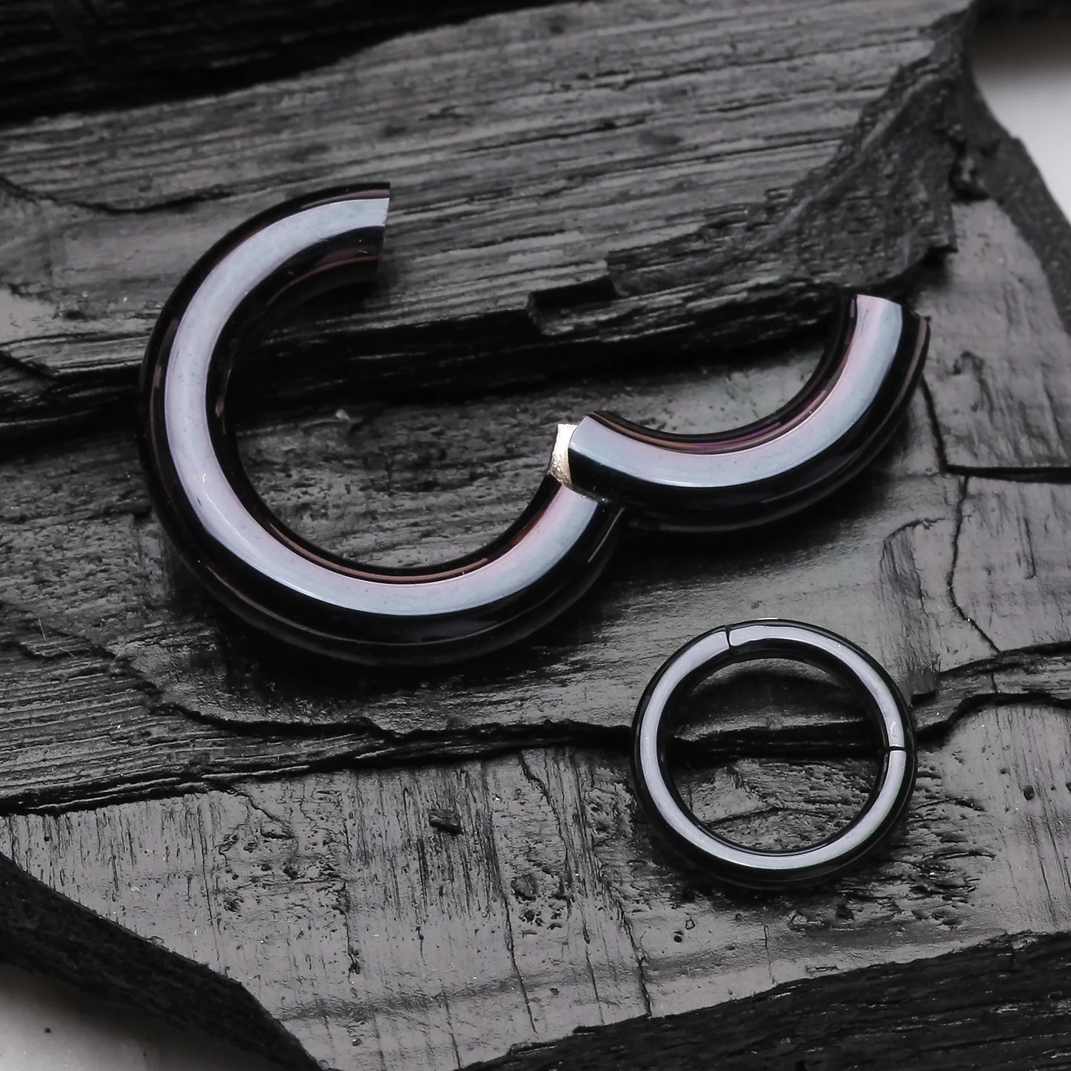 Implant Grade Titanium PVD Blackline Basic Seamless Hinged Clicker Hoop Ring - Image 2