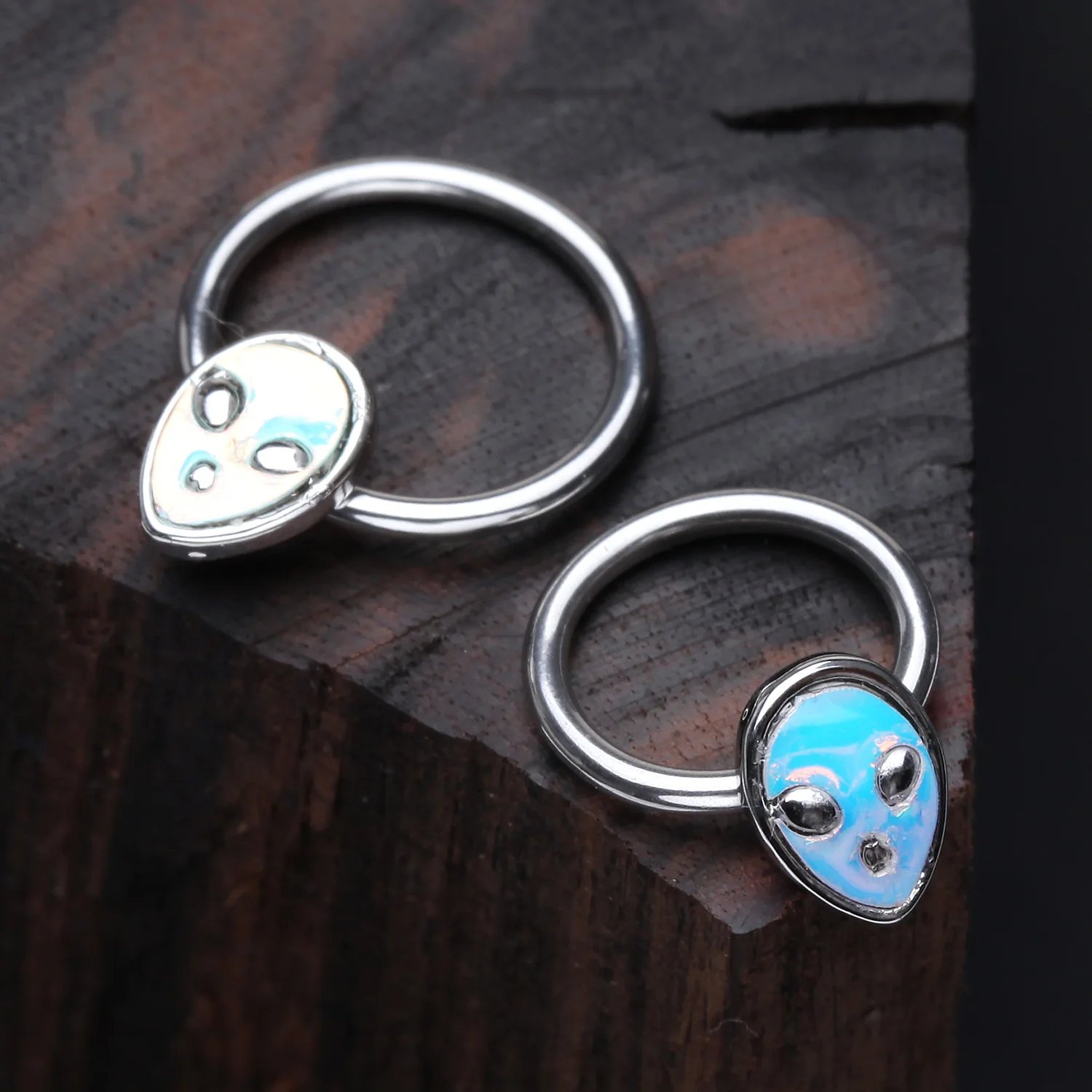 Iridescent Alien Revo Captive Bead Ring - Image 2