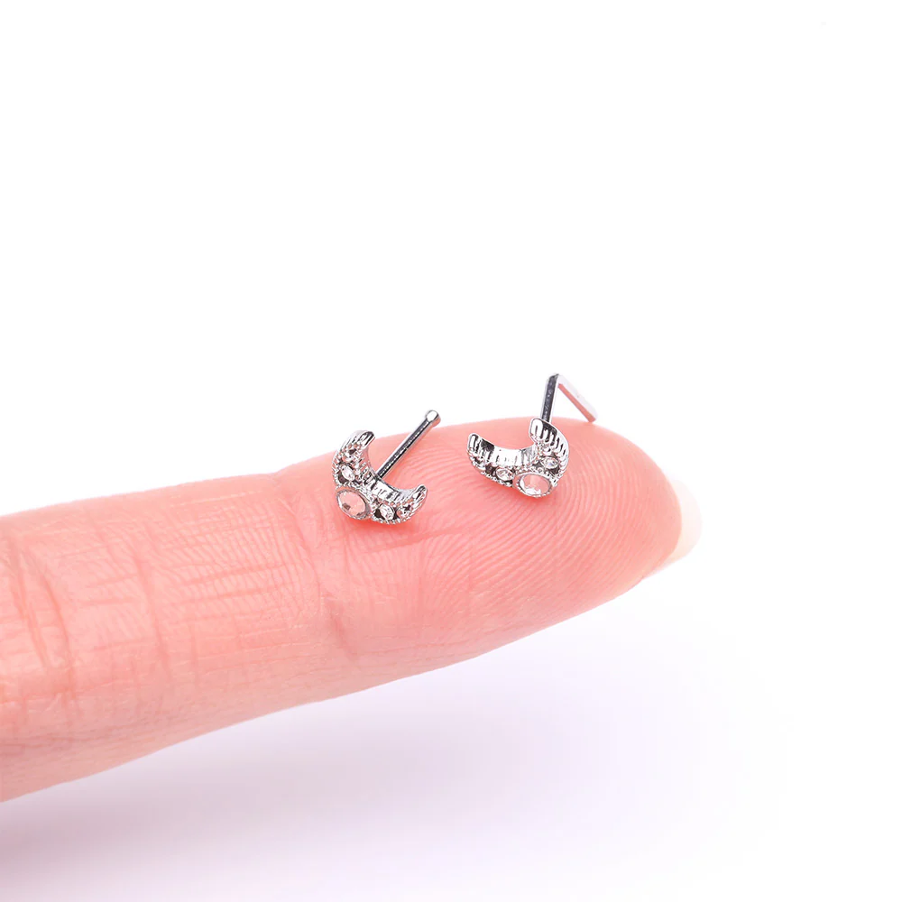 Lacey Crescent Moon Sparkle L-Shaped Nose Ring - Image 3