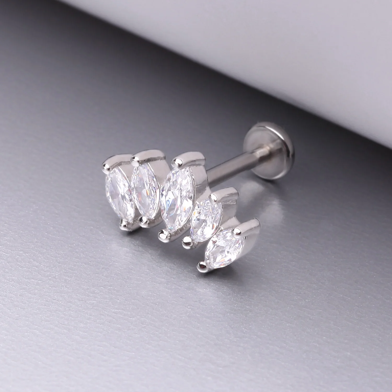 Marquise Sparkle Curve Top Internally Threaded Steel Flat Back Stud Labret - Image 2