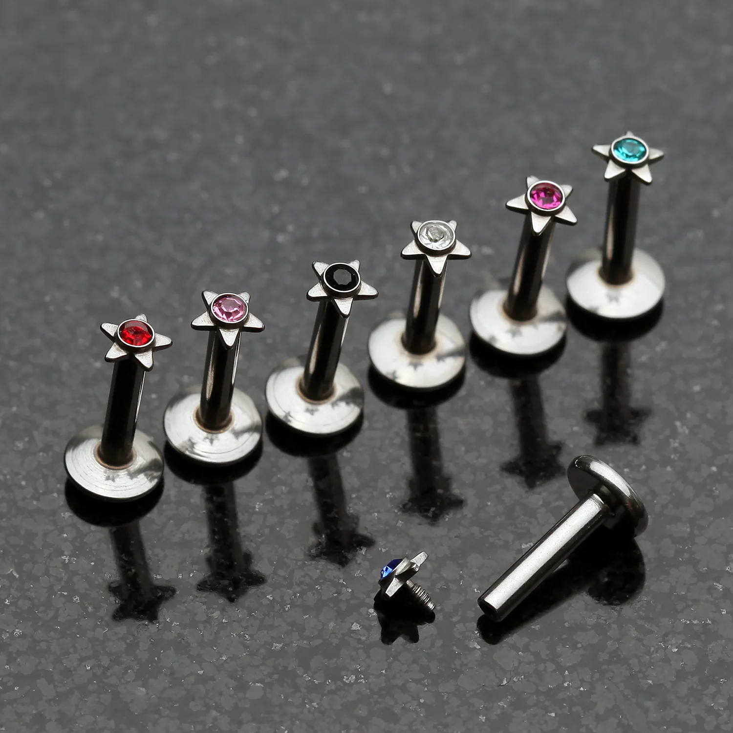 Sparkle Star Top Internally Threaded Labret - Image 2