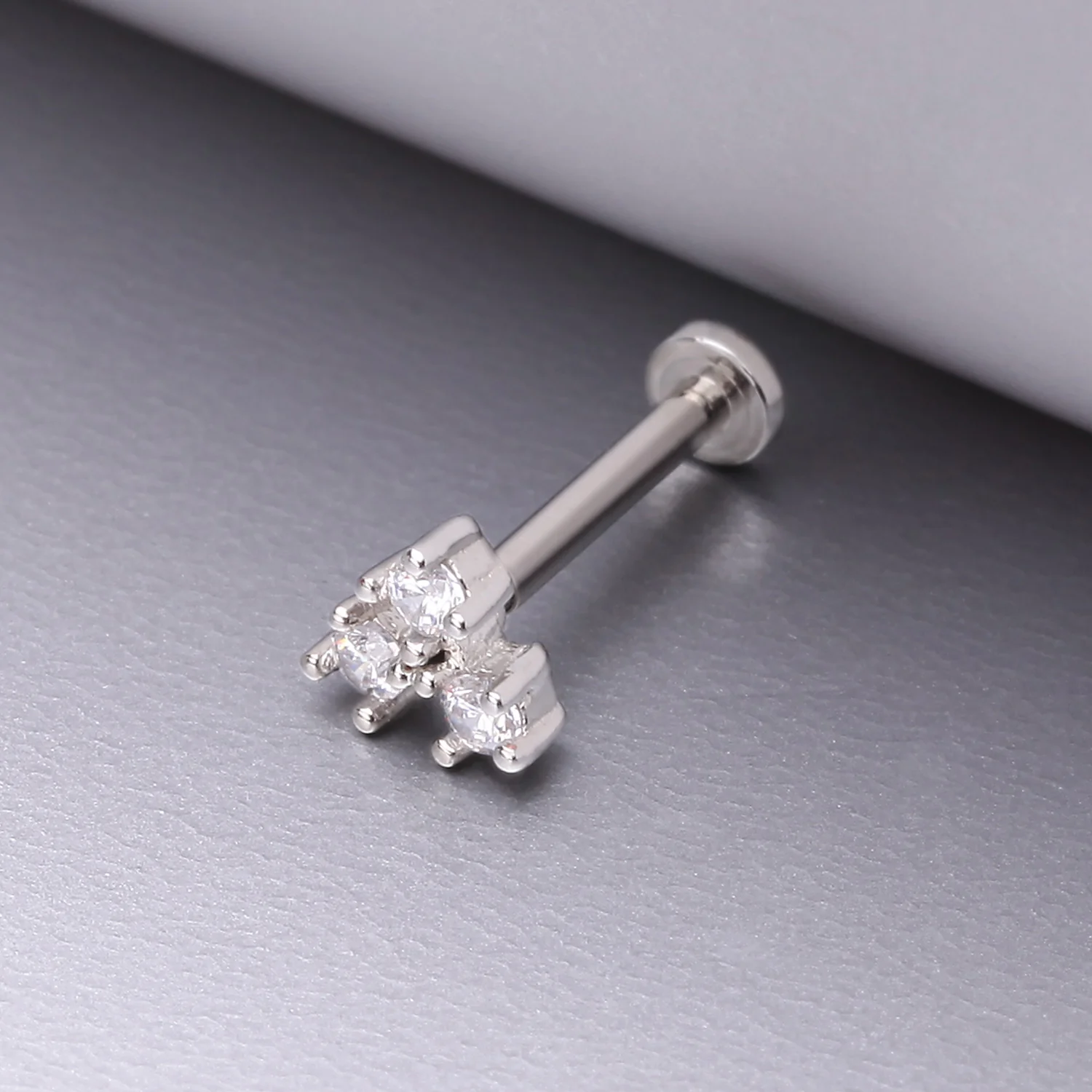 Trinity Sparkle Prong Set Top Internally Threaded Steel Flat Back Stud Labret - Image 2
