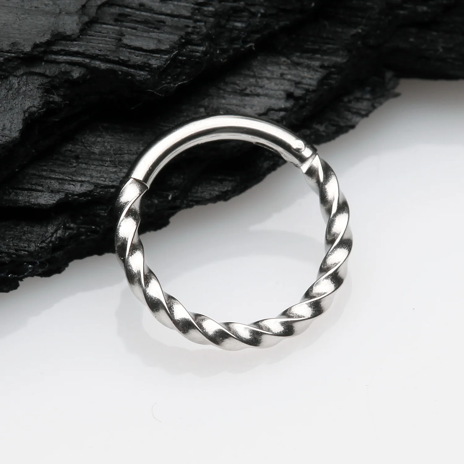 Twisted Metal Seamless Clicker Hoop Ring - Image 2