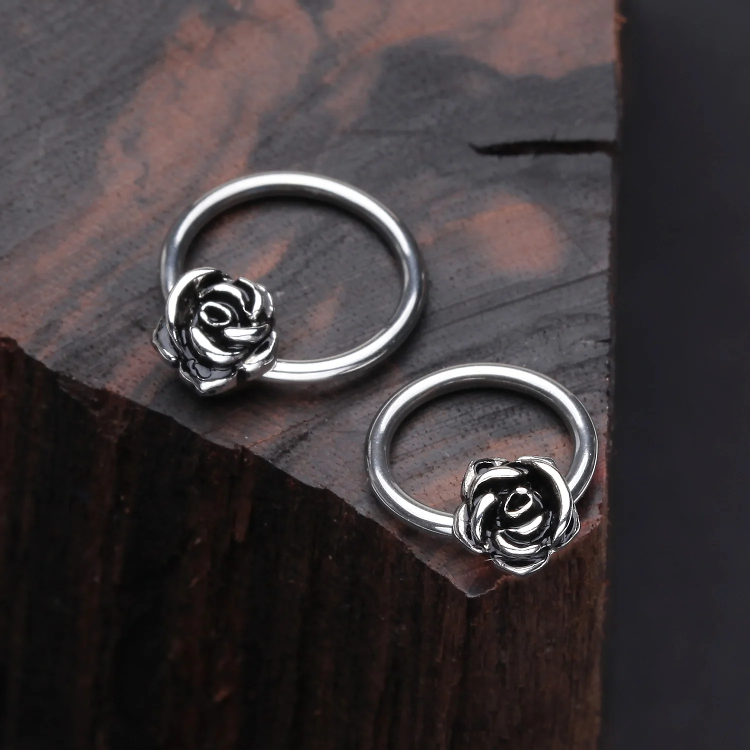 Vintage Steel Rose Blossom Captive Bead Ring - Image 2